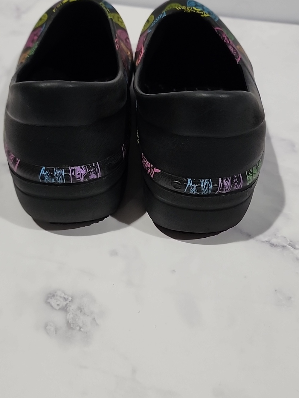 Crocs Comfort Colorful Skull Pattern Clogs - Picture 5 of 9